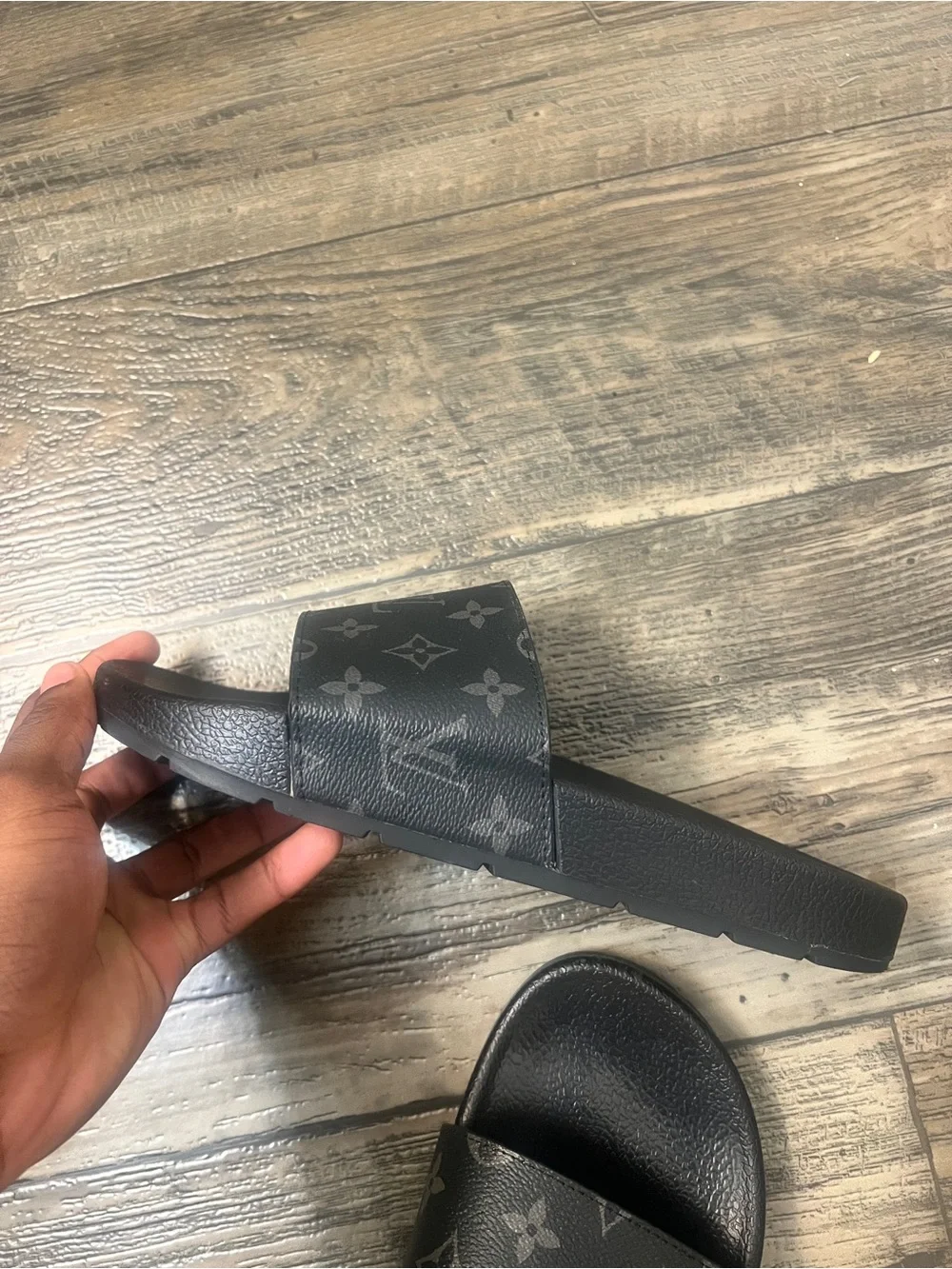 Men’s Black Louis Vuitton logo slides